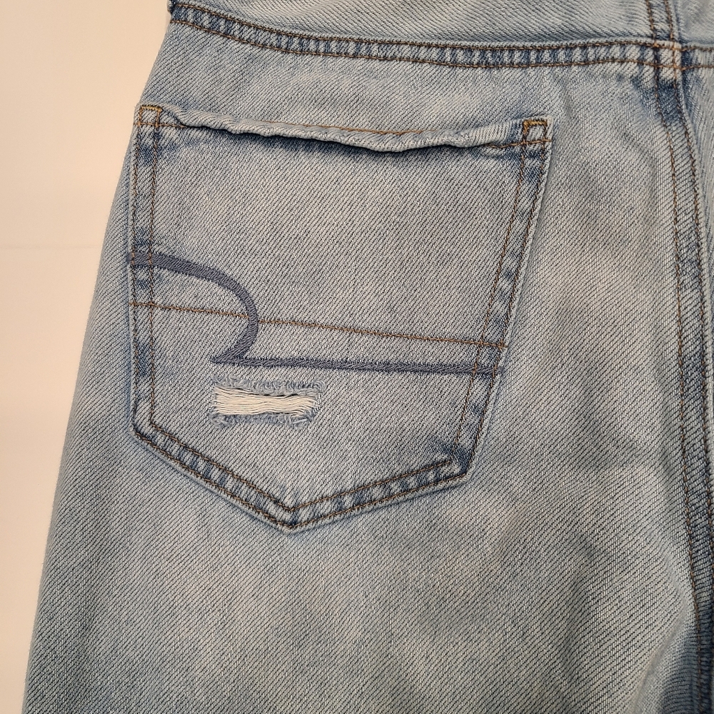 American Eagle Hi-Rise Tomgirl Distressed Light Wash Straight Leg Jeans 2 - Picture 11 of 16